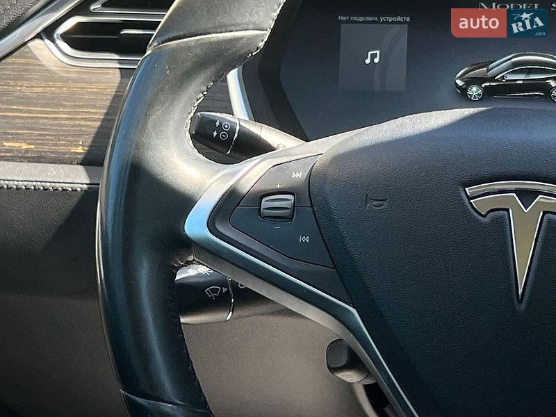 Ліфтбек Tesla Model S 2014 в Львові