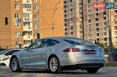 Лифтбек Tesla Model S 2016 в Киеве