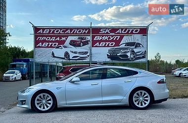 Лифтбек Tesla Model S 2016 в Киеве