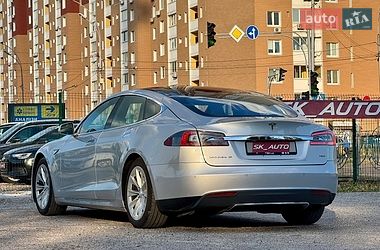 Лифтбек Tesla Model S 2016 в Киеве
