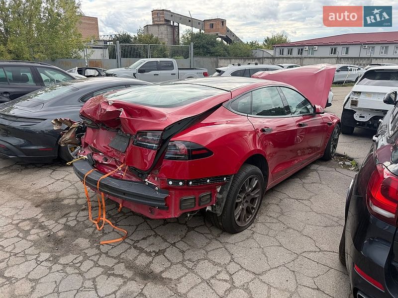 Лифтбек Tesla Model S 2023 в Ровно