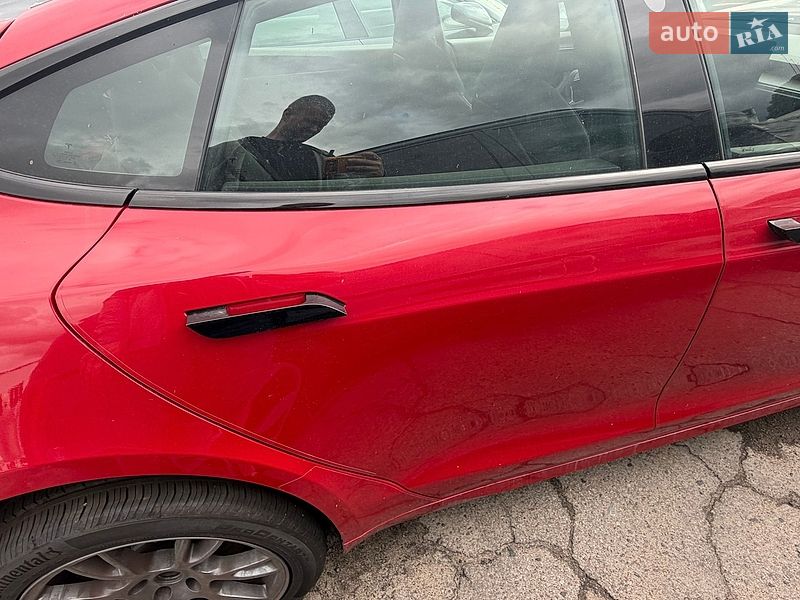 Лифтбек Tesla Model S 2023 в Ровно
