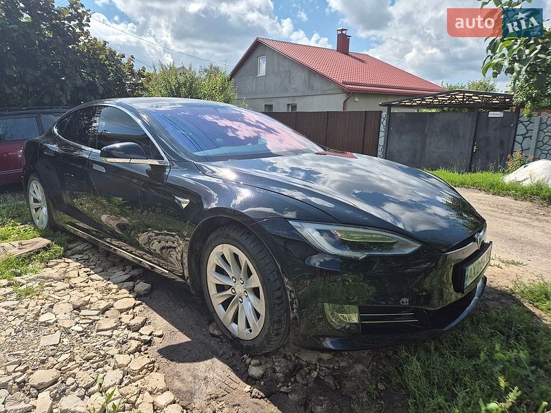 Tesla Model S 2017