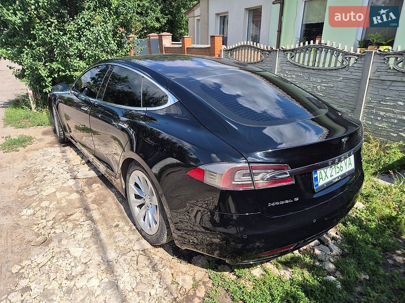 Ліфтбек Tesla Model S 2017 в Харкові