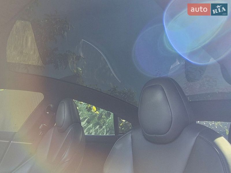 Лифтбек Tesla Model S 2020 в Березане