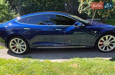 Лифтбек Tesla Model S 2020 в Березане