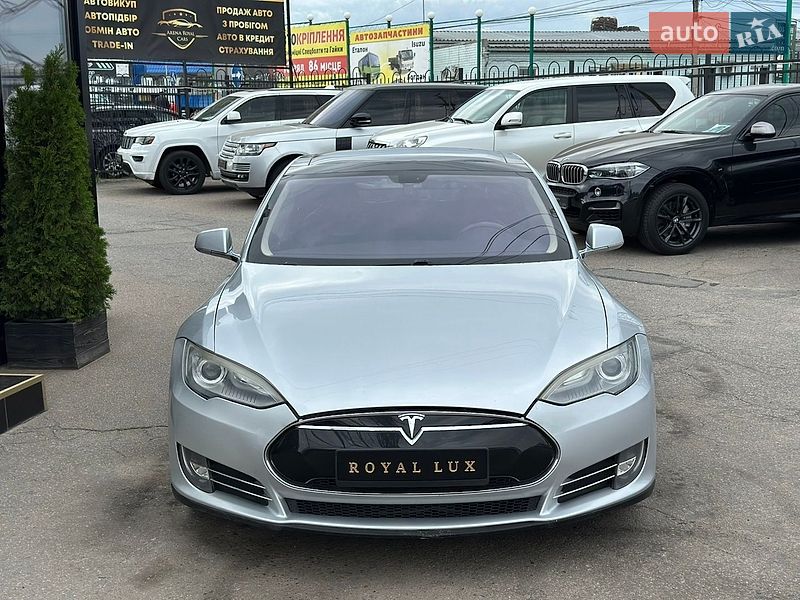 Ліфтбек Tesla Model S 2013 в Харкові