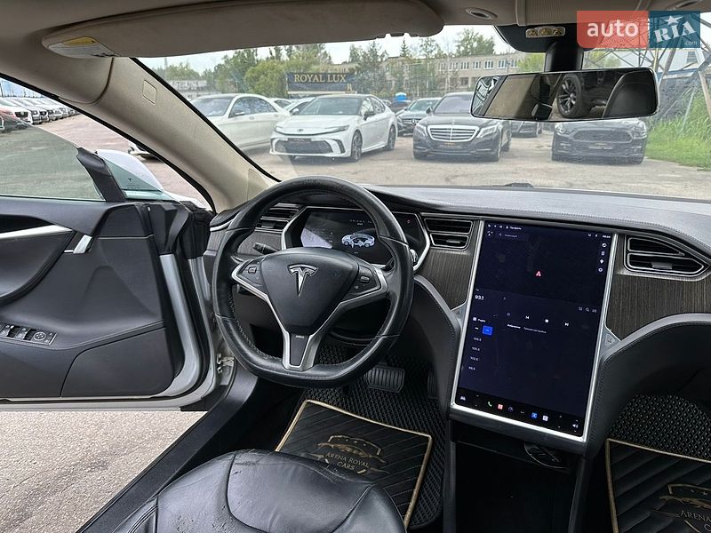 Ліфтбек Tesla Model S 2013 в Харкові