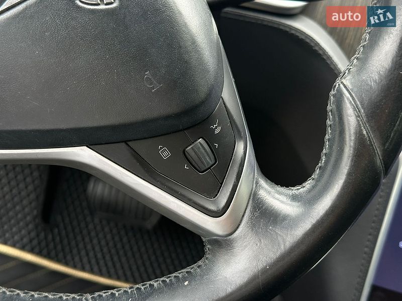 Ліфтбек Tesla Model S 2013 в Харкові