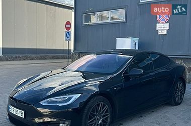 Ліфтбек Tesla Model S 2019 в Львові