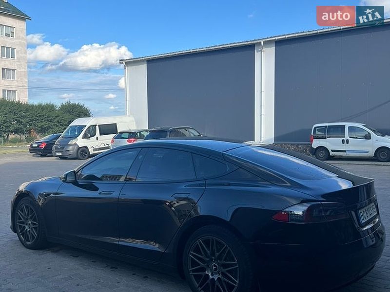 Ліфтбек Tesla Model S 2019 в Львові