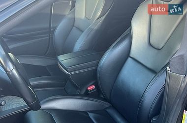 Ліфтбек Tesla Model S 2019 в Львові