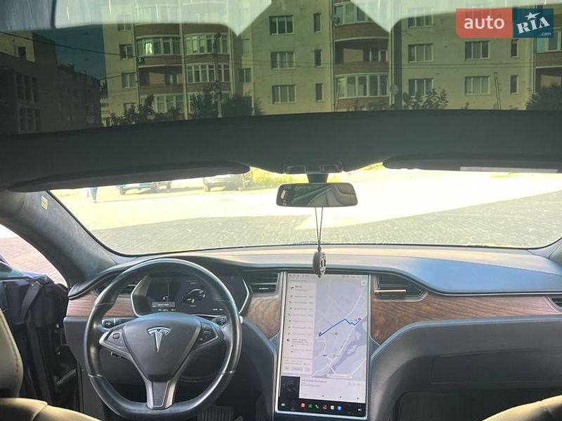 Ліфтбек Tesla Model S 2019 в Львові