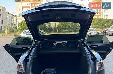 Ліфтбек Tesla Model S 2019 в Львові