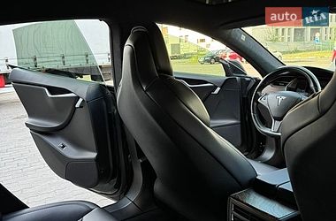 Ліфтбек Tesla Model S 2019 в Львові