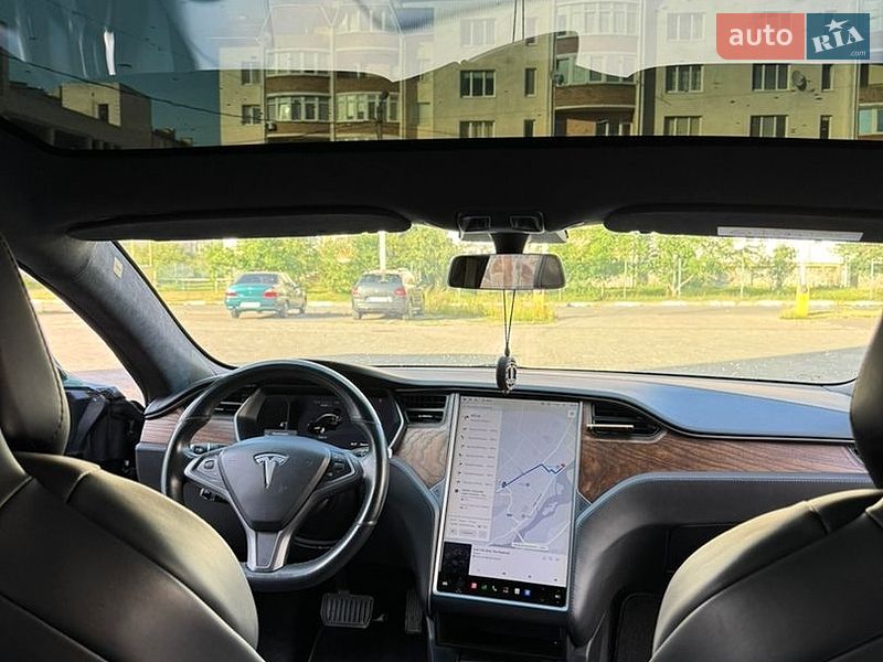 Ліфтбек Tesla Model S 2019 в Львові