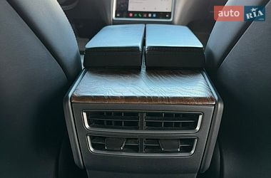 Ліфтбек Tesla Model S 2019 в Львові
