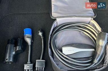 Ліфтбек Tesla Model S 2019 в Львові