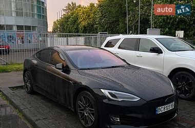Ліфтбек Tesla Model S 2019 в Львові