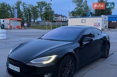 Ліфтбек Tesla Model S 2019 в Львові