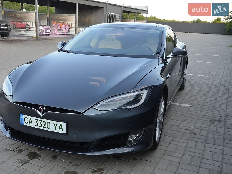 Лифтбек Tesla Model S 2016 в Черкассах
