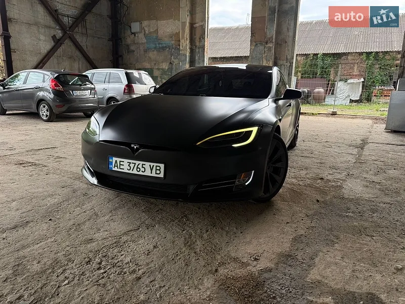 Tesla Model S 2019