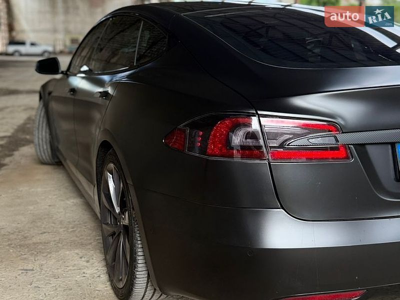 Ліфтбек Tesla Model S 2019 в Львові