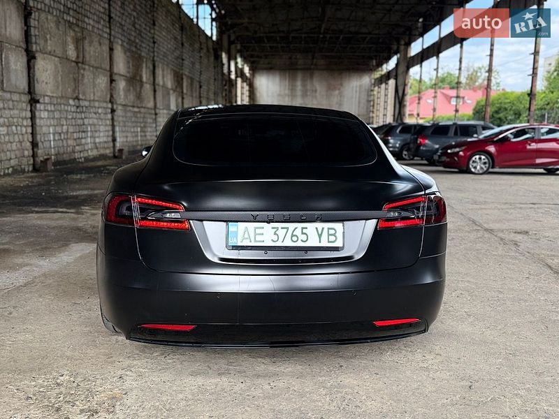 Ліфтбек Tesla Model S 2019 в Львові