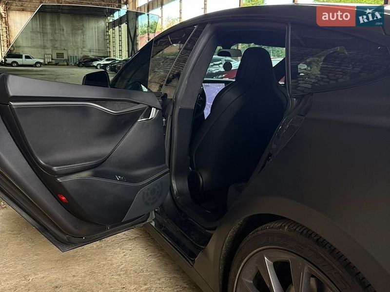 Ліфтбек Tesla Model S 2019 в Львові