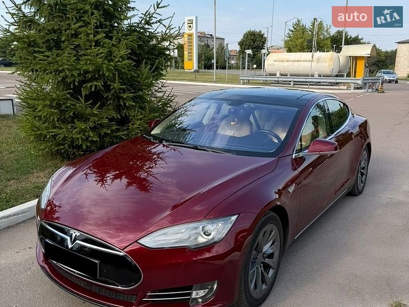 Tesla Model S 2013
