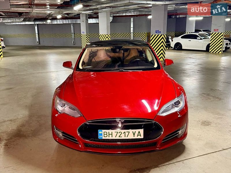 Ліфтбек Tesla Model S 2013 в Одесі