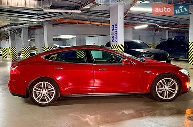 Ліфтбек Tesla Model S 2013 в Одесі
