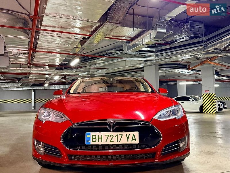 Ліфтбек Tesla Model S 2013 в Одесі