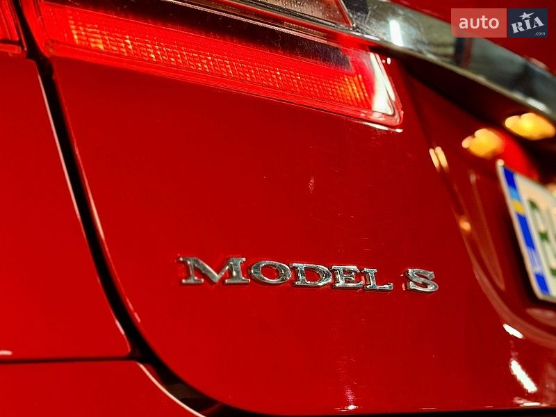 Ліфтбек Tesla Model S 2013 в Одесі