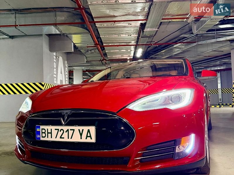 Ліфтбек Tesla Model S 2013 в Одесі