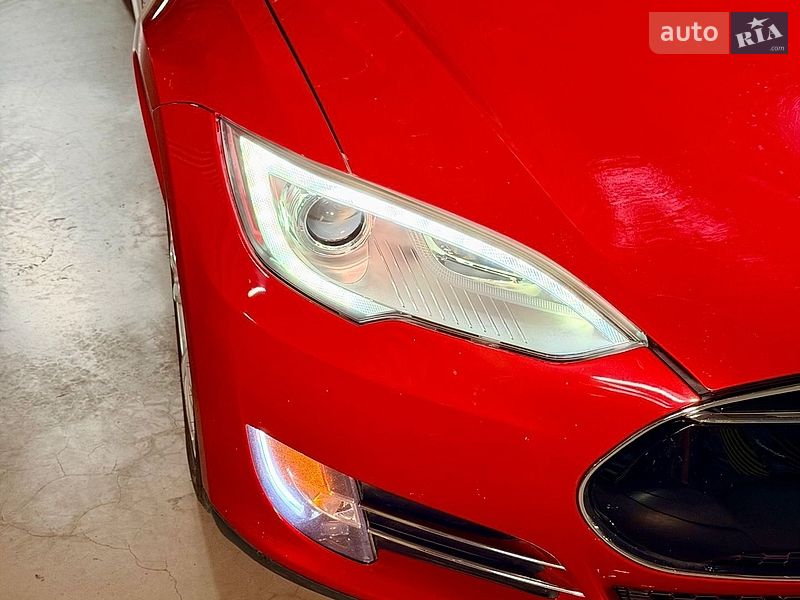 Ліфтбек Tesla Model S 2013 в Одесі