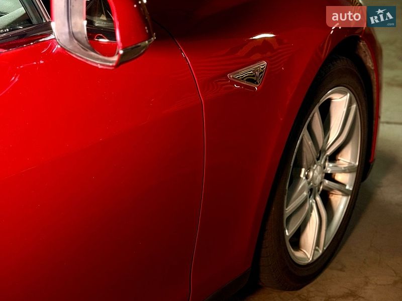 Ліфтбек Tesla Model S 2013 в Одесі