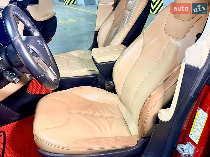 Ліфтбек Tesla Model S 2013 в Одесі