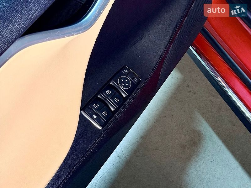Ліфтбек Tesla Model S 2013 в Одесі