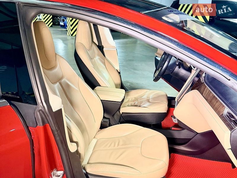 Ліфтбек Tesla Model S 2013 в Одесі