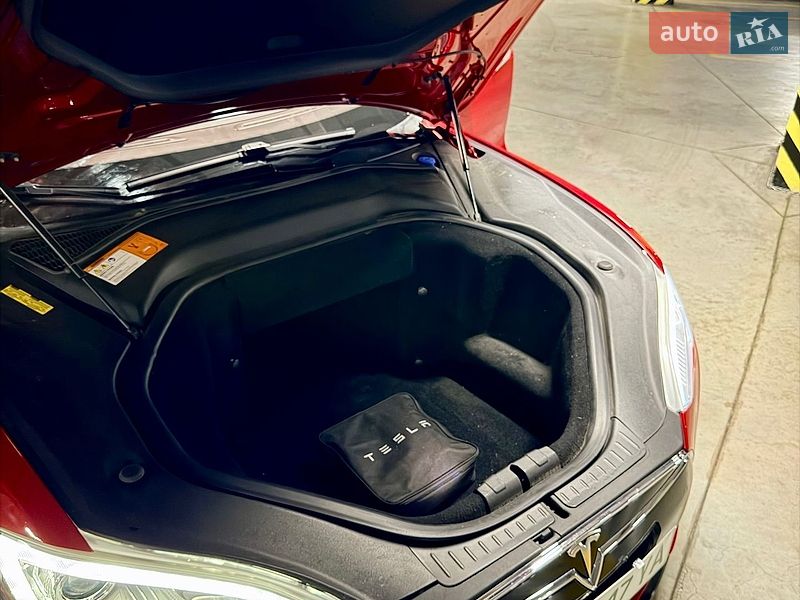 Ліфтбек Tesla Model S 2013 в Одесі
