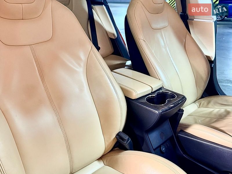 Ліфтбек Tesla Model S 2013 в Одесі