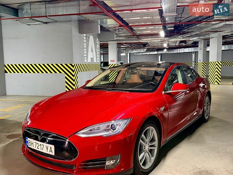 Tesla Model S 2013