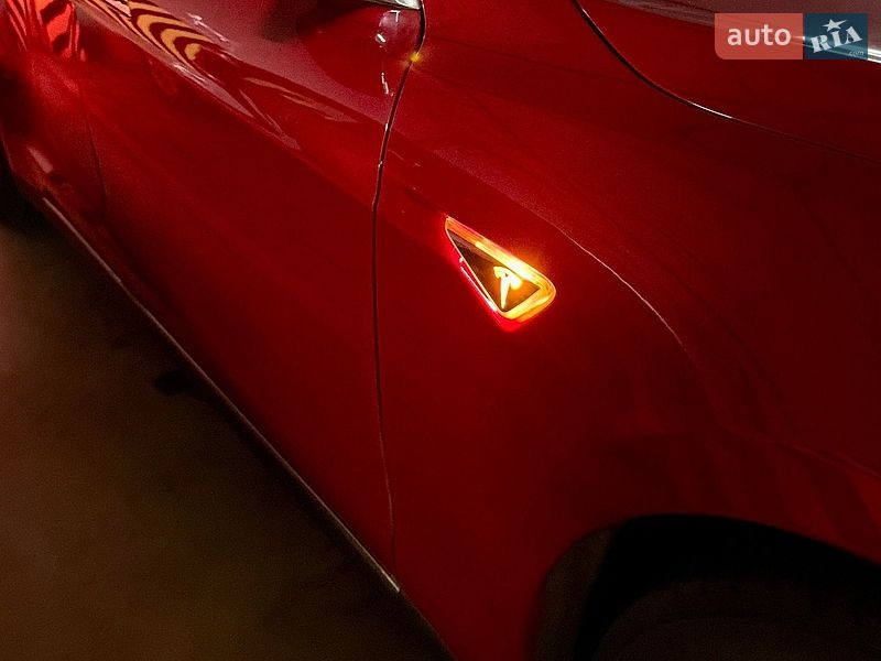 Ліфтбек Tesla Model S 2013 в Одесі