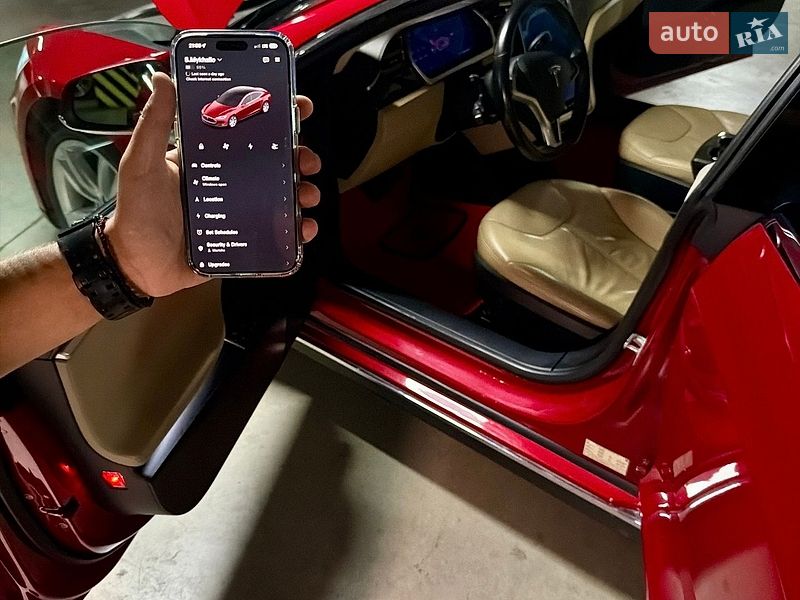 Ліфтбек Tesla Model S 2013 в Одесі