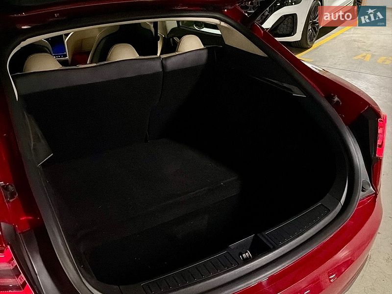 Ліфтбек Tesla Model S 2013 в Одесі