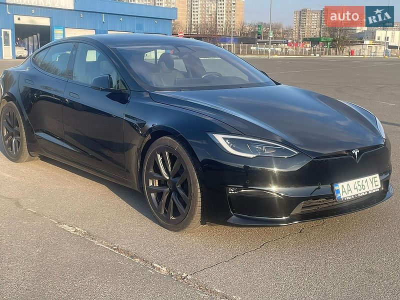 Лифтбек Tesla Model S 2022 в Киеве