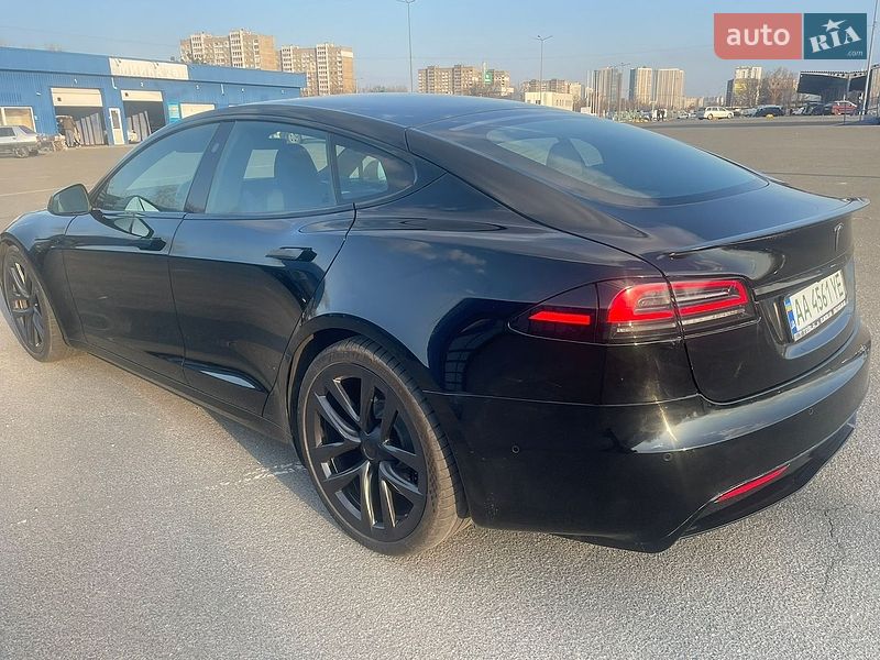 Лифтбек Tesla Model S 2022 в Киеве