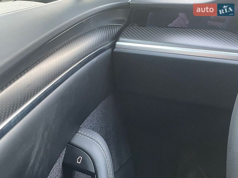 Лифтбек Tesla Model S 2022 в Киеве