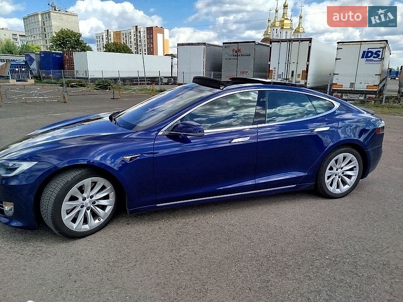 Ліфтбек Tesla Model S 2016 в Ковелі